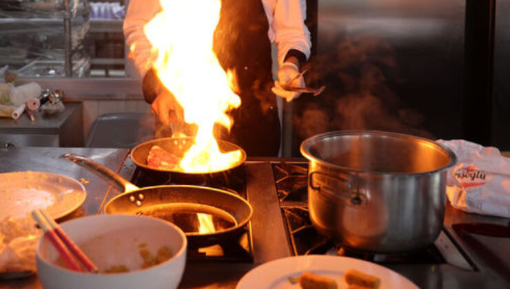 Sivas’ta ‘Anne Eli’ Temasıyla Üniversiteler Arası Yemek Yarışması Heyecanı Başlıyor!