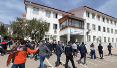 Kahramanmaraş’taki Okul Saldırısı: TBMM Başkanı Kurtulmuş ve Yetkililerden Açıklamalar