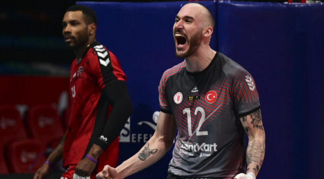 Voleybol Efeler Ligi’nde İlk Finalist Belli Oldu: Ziraat Bankkart Finalde!