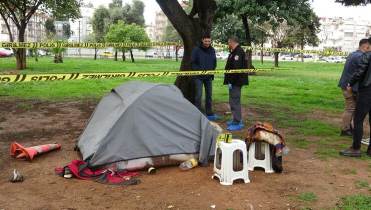 Antalya’da Parkta Çadırda Yaşayan Adam Ölü Bulundu: Kimliksiz Cesedin Cebinden Aşevi Kartı Çıktı