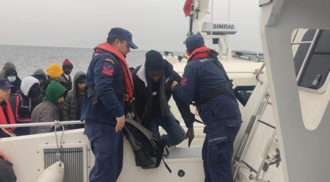 İzmir’de Düzensiz Göçmen Operasyonu: Urla ve Çeşme’de Kurtarma ve Yakalama