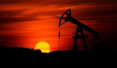 Petrol Fiyatları Ateşkes ve Anlaşma Umutlarıyla Geriledi: Brent ve WTI’da Düşüş