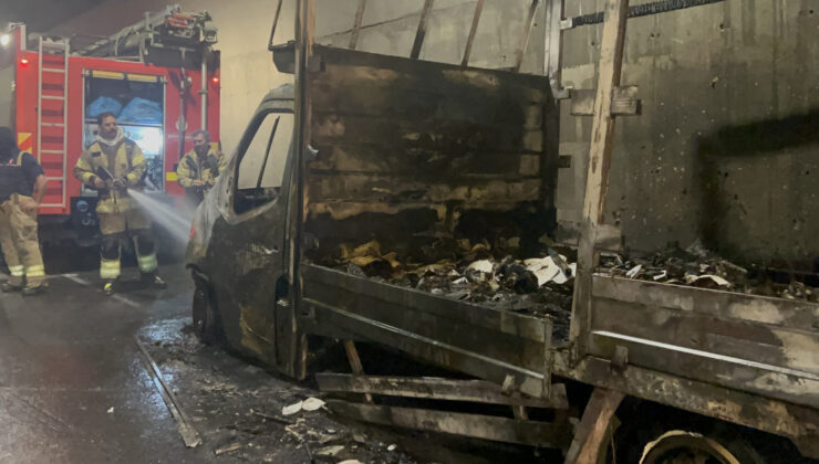 Sabiha Gökçen Havalimanı Yakınındaki Tünelde Kamyonet Yangını Trafiği Felç Etti: Yangın Kontrol Altında, Trafik Normale Döndü