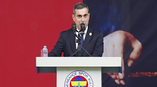 Fenerbahçe’de Nisan Ayı Divan Kurulu Toplantısı: Şampiyonluk Yarışı ve Futboldaki Başarısızlık Ele Alındı