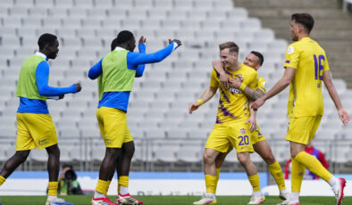 Eyüpspor, Fatih Karagümrük’ü Deplasmanda Devirdi: Süper Lig’de Heyecan Artıyor!