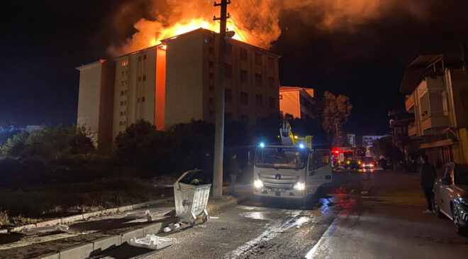 Nazilli Fen Lisesi Yurdunda Yangın: Öğrenciler Tahliye Edildi, Kontrol Altına Alınmaya Çalışılıyor
