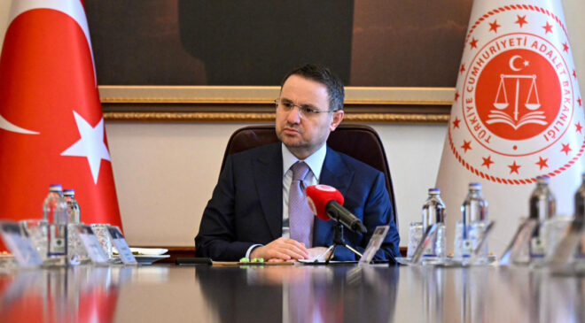 Bakan Gürlek’ten Uyuşturucu Operasyonuna Övgü: 500 Milyon Liralık Kokain Ele Geçirildi