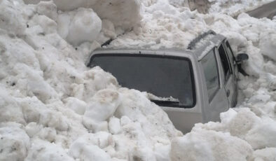 Trabzon’da Çığ Faciası Teğet Geçti: Yolda Kalan Araca Çığ Düştü, 4 Kişi Kurtuldu