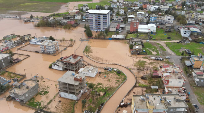 Siirt ve Kurtalan’da Sağanak Yağış: Evleri ve İş Yerlerini Su Bastı, Hayvanlar Telef Oldu