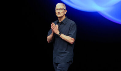 Apple CEO’su Tim Cook Görevden Ayrılıyor: Şirketin Yeni Lideri John Ternus Oluyor