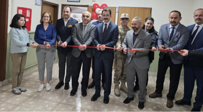 Hatay Belen’de Hayırseverlerin Katkılarıyla Kanuni Sultan Süleyman Ortaokulu’na Modern Kütüphane Açıldı