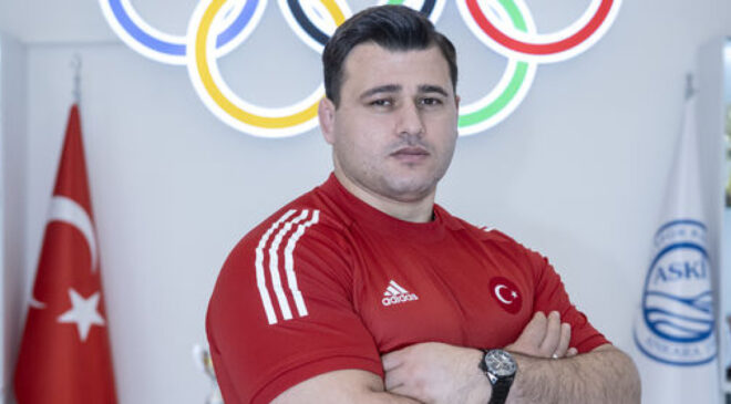 Rıza Kayaalp’ten Tarihi Başarı: Avrupa Şampiyonası’nda Altın Madalya ve Rekor