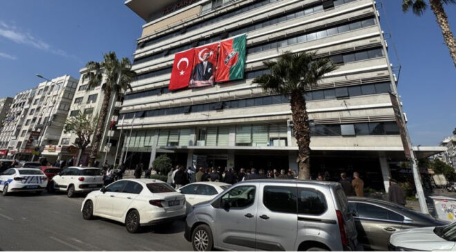 Karşıyaka Belediyesi’nde Memurlar İş Bıraktı: Ödenmeyen Alacaklar Krize Yol Açtı