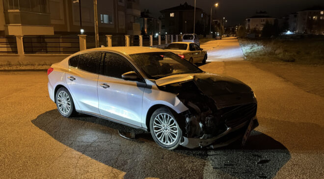 Eskişehir’de Feci Kaza: Ehliyetsiz Sürücü ve Alkollü Sürücünün Çarpışması Sonucu 1 Kişi Yaralandı, 117 Bin Lira Ceza