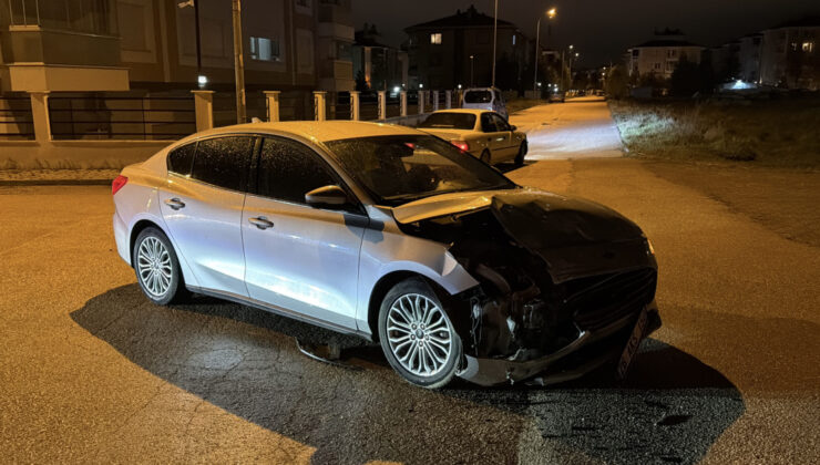 Eskişehir’de Feci Kaza: Ehliyetsiz Sürücü ve Alkollü Sürücünün Çarpışması Sonucu 1 Kişi Yaralandı, 117 Bin Lira Ceza