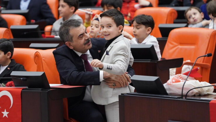 Bakan Tekin’den Okullarda Güvenlik Açıklaması: ‘Menfur Olaydan Rahatsız Olanlar Çocuklarımızı Kullandı’