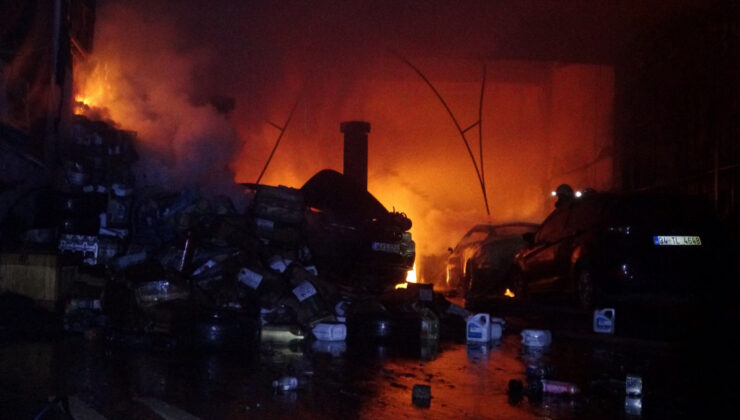 Antalya’da Oto Tamir Servisinde Yangın: 5 Araç Kullanılamaz Hale Geldi