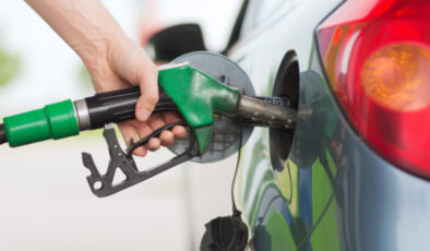 Akaryakıt Fiyatları Dalgalanıyor: Motorine İndirim, Benzinde Değişiklik Yok – Güncel Fiyatlar ve Gelişmeler