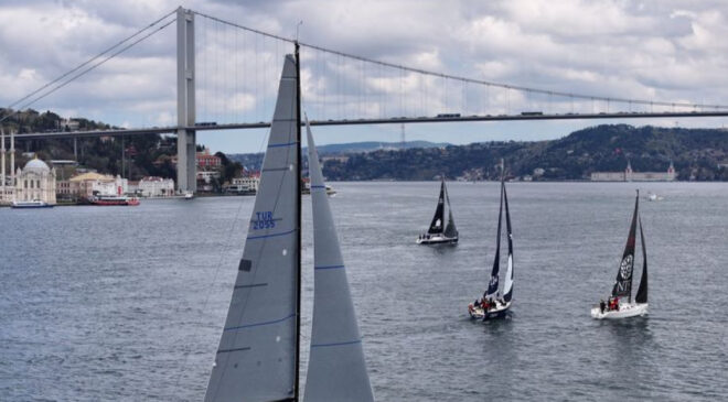 Uluslararası Yat Yarışları’nda Yelkenler 23 Nisan Coşkusuyla Açıldı: Çanakkale’ye Doğru Zorlu Mücadele Başladı
