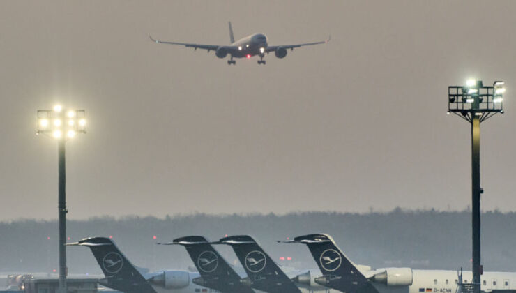 Küresel Seyahat Tehdit Altında: Jet Yakıtı Krizi Uçuşları Vuruyor