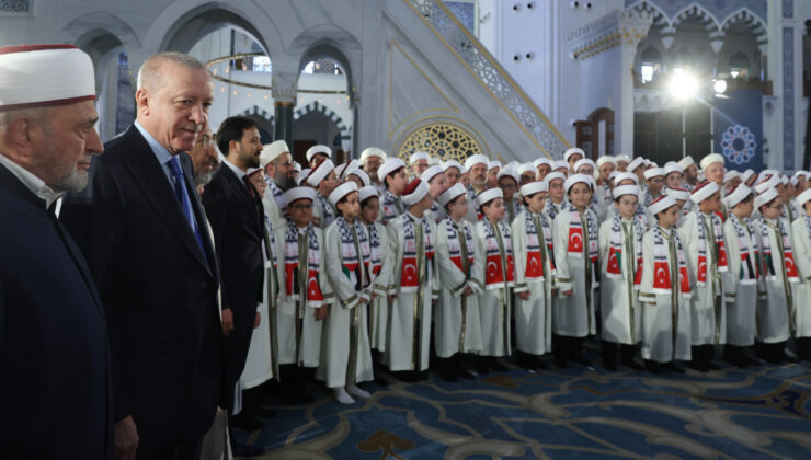 Cumhurbaşkanı Erdoğan’dan Hafızlık İcazet Merasimi’ne Katılım: Üsküdar’da 333 Öğrenciye İcazet