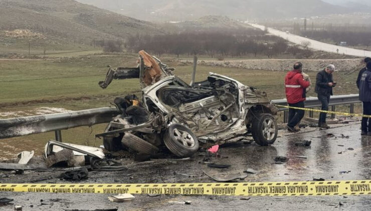 Malatya’da Feci Kaza: TIR ile Çarpışan Otomobilde 3 Genç Hayatını Kaybetti