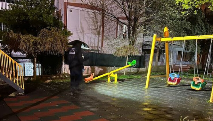 İzmir Karabağlar’da Parkta Korkunç Saldırı: 3 Yaşındaki Çocuk Bıçakla Yaralandı, Zanlı Gözaltında