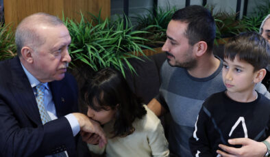 Cumhurbaşkanı Erdoğan’dan İstanbul Ziyareti: Vatandaşlarla Sohbet, Çocuklara Harçlık ve Oyuncak Hediye