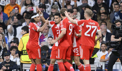 Bayern Münih, Mainz 05’i 3-0’dan Geri Dönerek Yendi: Rekorlarla Dolu Bir Galibiyet