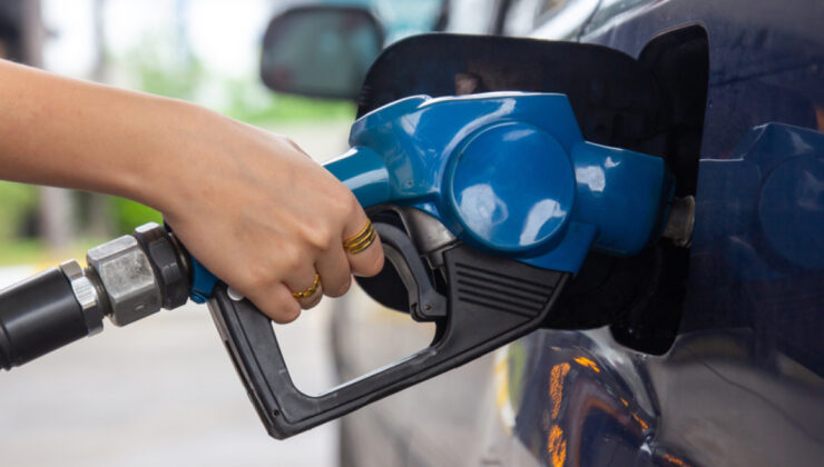 ABD-İsrail Gerilimi ve Hürmüz Boğazı Krizi: Akaryakıt Fiyatları Yükseliyor, Motorine Zam Geldi!