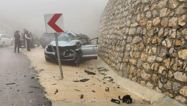 Manavgat’ta Feci Kaza: Otomobil Tır Dorsesine Çarptı, 6 Yaşındaki Çocuk Hayatını Kaybetti