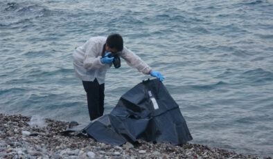 Antalya Konyaaltı Sahili’nde Denize Giren Kimliği Belirsiz Kişinin Cansız Bedeni Bulundu