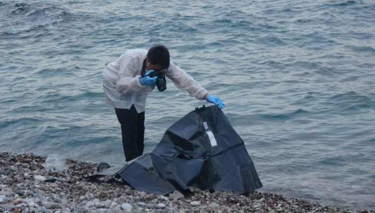 Antalya Konyaaltı Sahili’nde Denize Giren Kimliği Belirsiz Kişinin Cansız Bedeni Bulundu