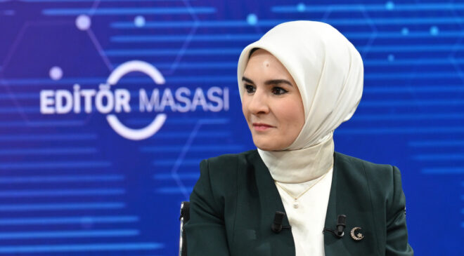 Son Dakika: Bakan Göktaş’tan Sosyal Medya Düzenlemesi Açıklaması: Yeni Yönetmelik Yolda!