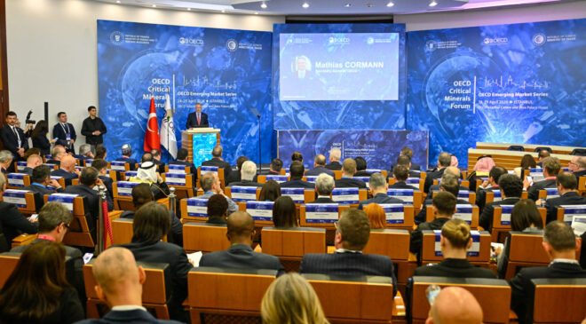 Bakan Bolat’tan Kritik Mineraller Vurgusu: Küresel Ticarette Dönüşüm ve Türkiye’nin Rolü