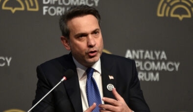 Bakan Bayraktar’dan Özgür Özel’e Sert Yanıt: Maden Ruhsatları ve CHP’li Belediyeler Üzerinden Eleştiriler