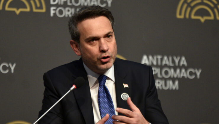 Bakan Bayraktar’dan Özgür Özel’e Sert Yanıt: Maden Ruhsatları ve CHP’li Belediyeler Üzerinden Eleştiriler