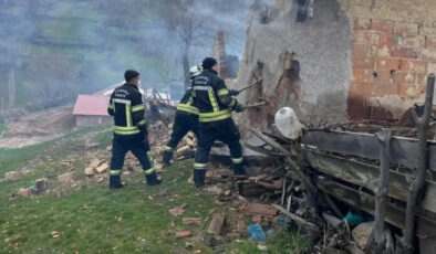 Kütahya Tavşanlı’da Acı Kayıp: Sobadan Çıkan Yangında 76 Yaşındaki Kadın Hayatını Kaybetti