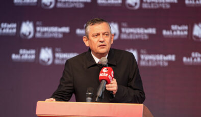 Özgür Özel’den Manisa’da Coşkulu Açılış: ‘CHP Teslim Olmayacak, Yükten Yılmayacak’