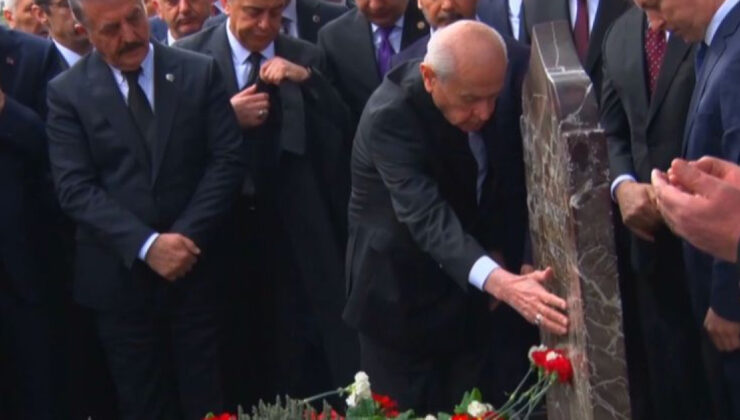 Devlet Bahçeli, Alparslan Türkeş’i Vefatının 29. Yılında Andı: Kabri Ziyaret Edildi