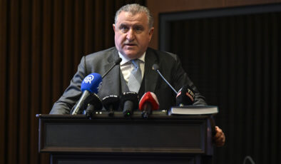 Gençlik ve Spor Bakanı’ndan Fenerbahçe Opet’e Tebrik: Şampiyonluk Coşkusu ve Kazasızlık Temennisi