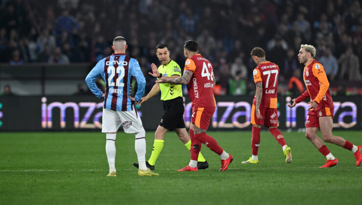 Trabzonspor-Galatasaray Maçı Sonrası Saha Karıştı: Abdülkerim Bardakcı Kırmızı Kart Gördü, Ortalık Savaş Alanına Döndü!