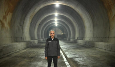 Ulaştırma Bakanı Uraloğlu’ndan Yüksek Hızlı Tren Müjdesi: Seyir Süreleri Kısalıyor, Hedef 2053’te Tüm Türkiye’yi Hızlı Trenle Gezmek