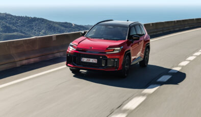 Toyota RAV4: Kompakt SUV Devrimi 30 Yıl Sonra Evrimleşiyor – Yeni Model İncelemesi