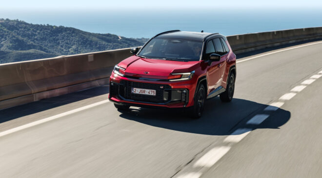 Toyota RAV4: Kompakt SUV Devrimi 30 Yıl Sonra Evrimleşiyor – Yeni Model İncelemesi