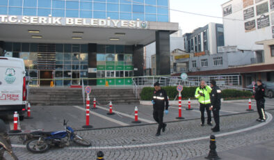 Serik Belediyesi’ne Silahlı Saldırı: Şüpheli Yakalandı