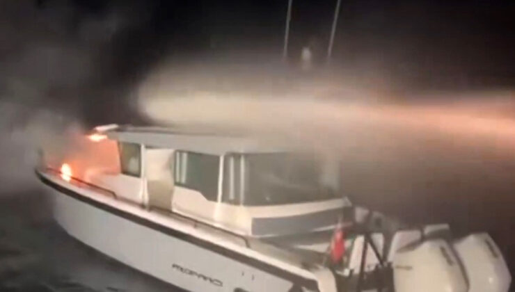 Haydarpaşa’da Seyir Halindeki Teknede Yangın: Can Kaybı Yok, Tekne Marinaya Çekildi