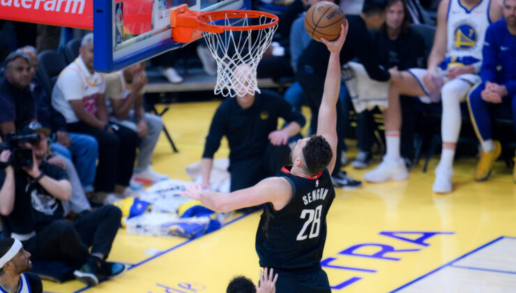 Alperen Şengün’den Muhteşem Performans: Rockets, Warriors’ı Deplasmanda Devirdi!