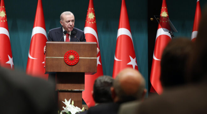 Cumhurbaşkanlığı Kabine Toplantısı Erdoğan Başkanlığında Toplandı: Gündemde Önemli Gelişmeler ve İran’dan Savaş Uçağı Açıklaması