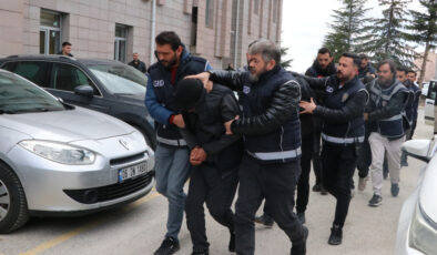 Yozgat’ta Göçmen Kaçakçılığı Operasyonu: Otobüs Bagajında 53 Düzensiz Göçmen Yakalandı, 6 Şüpheli Tutuklandı